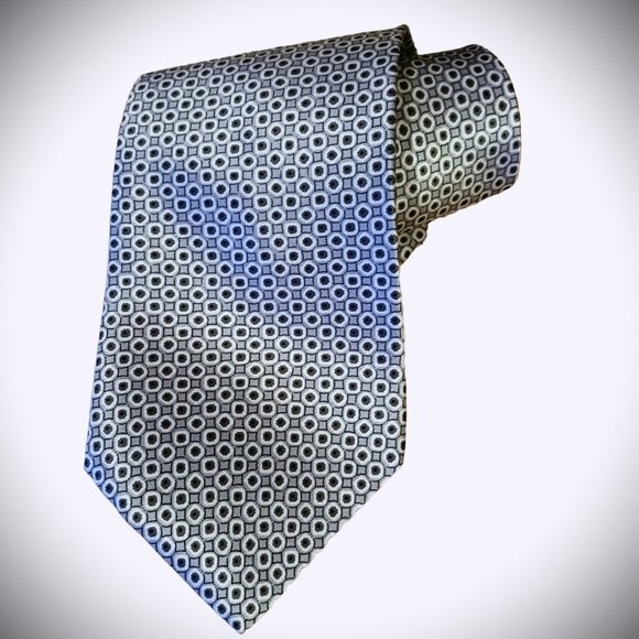 ELEGANT PIERRE CARDIN Paris 100% Silk Tie Made in USA EUC 4 x 57 - Picture 1 of 4